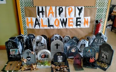 Halloween: Lápidas de cantantes famosos